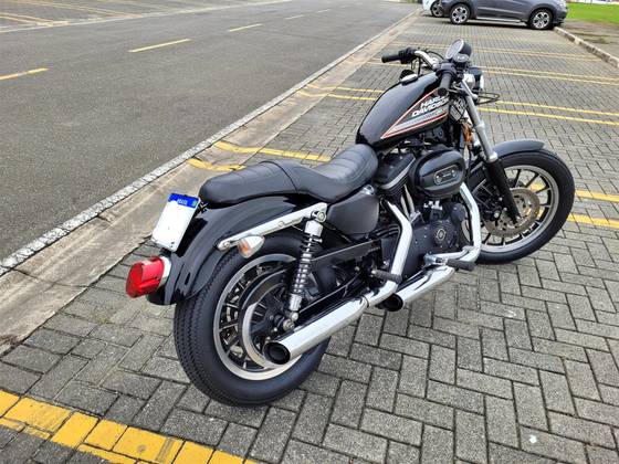 HARLEY-DAVIDSON SPORTSTER XL 883 R 